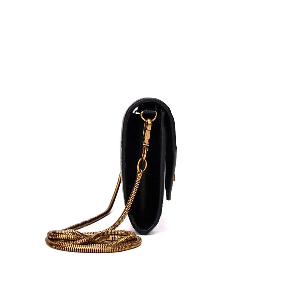 BOLSA CARTEIRA SOFT LISO TRANSVERSAL PRETA SANTA LOLLA
