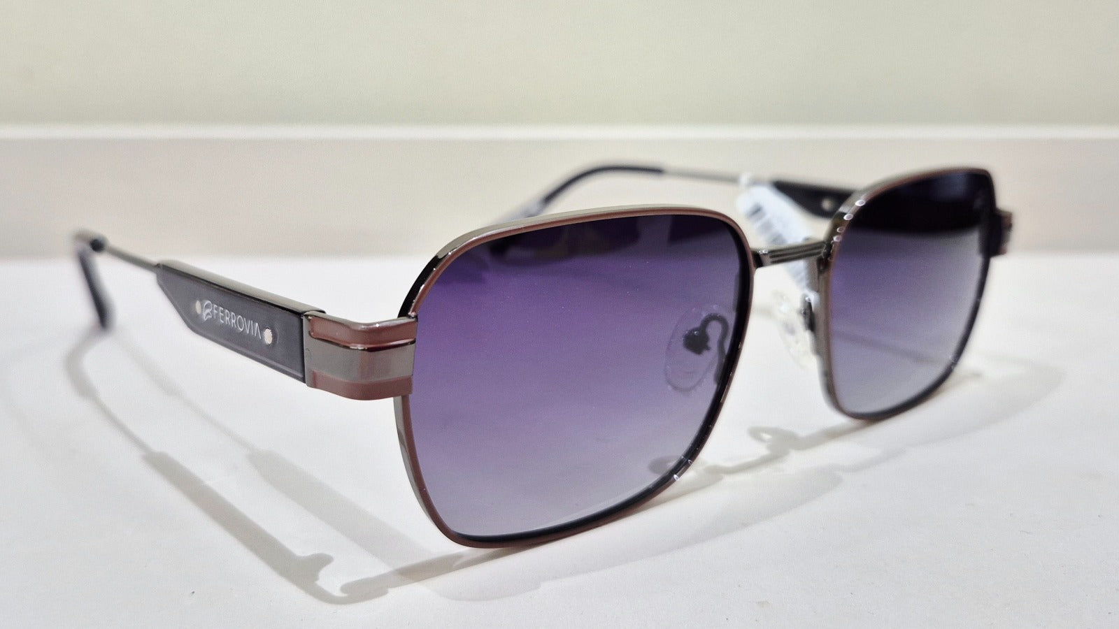 ÓCULOS SOLAR FEMININO FERROVIA